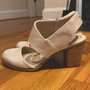 TOM'S brand new Majorca closed toe heel